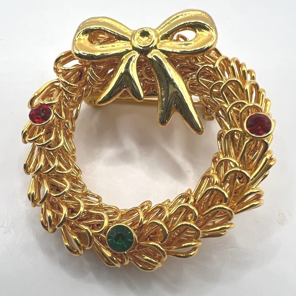 Vintage Wreath Brooch Rhinestone Gold Tone Wire Christmas Holiday Pin